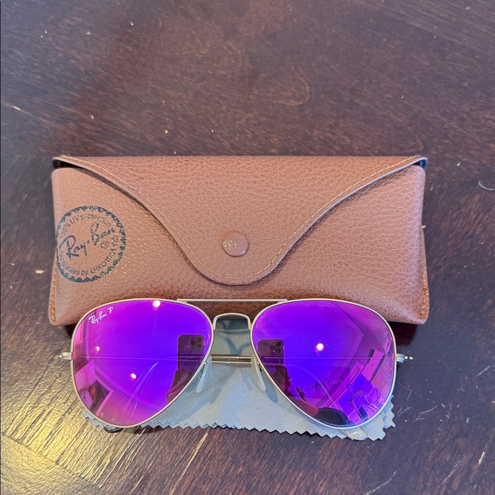 Ray-Ban Aviator Sunglasses with Vibrant Purple Lenses